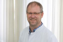 Dr. med. Bernd Wolters Dr. med. Bernd Wolters Leitender Arzt des Instituts für Laboratoriumsmedizin im Krankenhaus St. Joseph-Stift Bremen