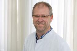 Chefarzt Dr. med. Bernd Wolters, Institut für Laboratoriums- und Transfusionsmedizin im Krankenhaus St. Joseph-Stift Bremen