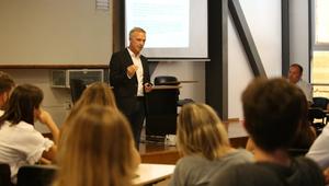 Prof. Dr. med. Karsten Jaeger, Chefarzt Anästhesiologie und Intensivmedizin Krankenhaus St. Joseph-Stift Bremen Prof. Dr. med. Karsten Jaeger, Chefarzt Anästhesiologie und Intensivmedizin Krankenhaus St. Joseph-Stift Bremen